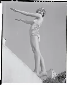 Vintage Swimwear Models Drucke: Marjorie Gestring in Position for Reverse Dive