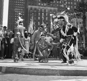 Ureinwohner Amerikas tanzen in New York