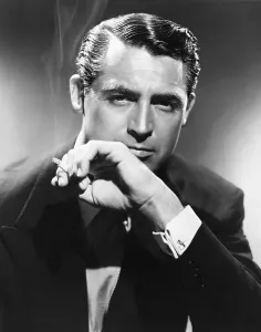 Vintage Celebrity Photos Drucke: Portrait of Cary Grant with Cigarette in Hand