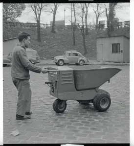 Industrial Transportation Equipment Drucke: Powered Wheelbarrow