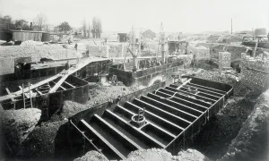 Eiffel Tower Construction Drucke: Preparing Foundation of the Eiffel Tower