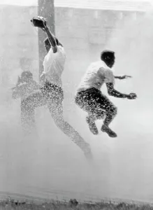 African American Activism Drucke: Protesters Sprayed with Fire Hose