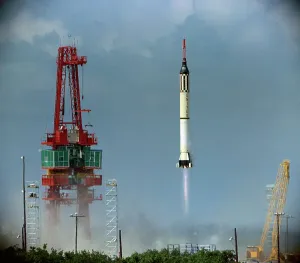 Space Exploration Art Drucke: Rocket Blasting into Space