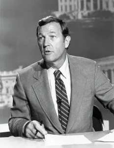 Vintage Television Studio Drucke: Roger Mudd Reporting