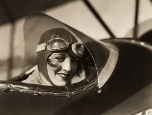 Hollywood Actress Portraits Drucke: Ruth Elder in Plane