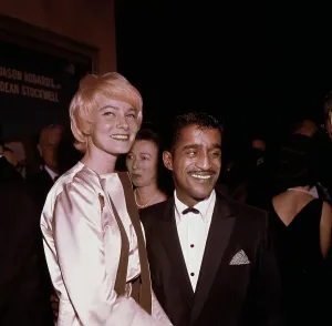 Vintage Celebrity Photos Drucke: Sammy Davis Jr. and Wife at Party