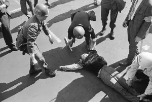 Vietnam War Protest Drucke: Security Picking up Prostrate Demonstrator