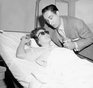 New York City Celebrities Drucke: Sid Caesar Chatting with Nanette Fabray