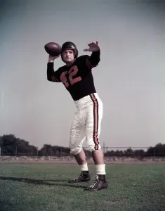 Chicago Bears Drucke: Sid Luckman in Passing Stance