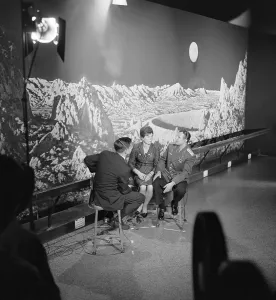 Valentina Tereshkova Drucke: Soviet Cosmonauts Being Interviewed