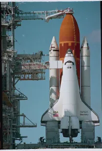 Space Shuttle Discovery Drucke: Space Shuttle Discovery Preparing for Launch