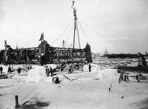Eiffel Tower Construction Drucke: Starting Construction Of Eiffel Tower