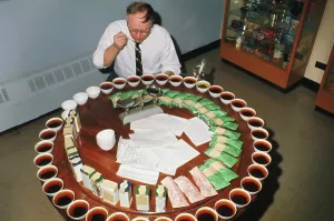 One Person Workplace Drucke: Tea Taster with Samples