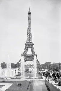 Paris Landmark Photography Drucke: View of The Eiffel Tower