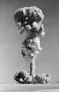 Mushroom Cloud Formation Drucke: View of Nuclear Explosion