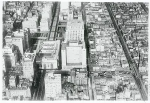 New York City Streets Drucke: View of Pershing Square