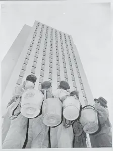 NYC Landmarks Photography Drucke: View of Window Washers