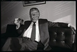 Wilhelm Levet wird interviewt