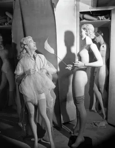 Surrealism Art Drucke: Behind the Window