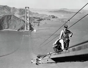 Civil Engineering Projects Drucke: Worker Constructing a Catwalk