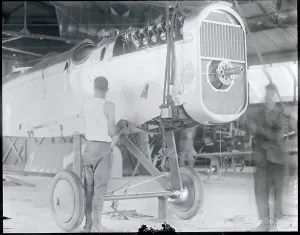 Vintage Aircraft Manufacturing Drucke: Workers Assembling Aircraft