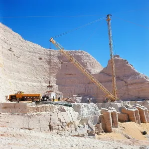 Abu Simbel Temples Drucke: Workers Reassembling Temple