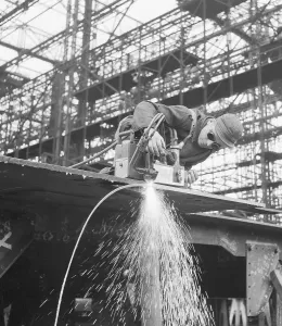 German Armed Forces Drucke: Workman Using Welding Tool