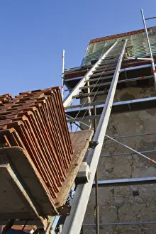 Construction Site Development Drucke: Brick elevator at a construction site