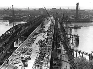 Archival Black And White Photography Drucke: Bridge Building