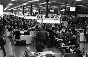 Vintage Air Travel Images Drucke: Checking In