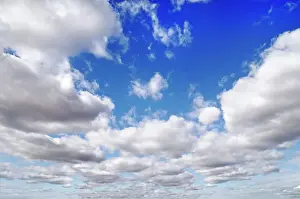 Bilder Datiert 2011: Blaues Wolkenmeer im Himmel