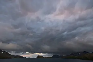 South Georgia Landscape Drucke: Dramatic clouds at sunset, Stromness Harbour