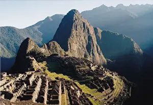 Machu Picchu Landscape Drucke: First light on Machu Picchu
