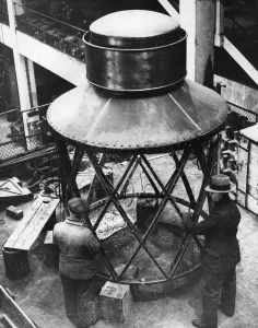 British Shipbuilding History Drucke: Bahrain Bound