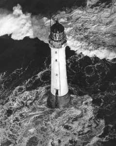 Drucke von 16. Dezember 1955: Bell Rock Leuchtturm, nahe Arbroath, am angrenzenden Küstenabschnitt von Angus Schottland Drucke: Felsenrücken Leuchtturm