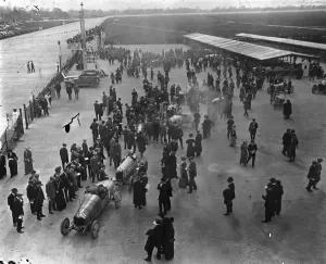 Brooklands Motorsport Drucke: Brooklands Paddock