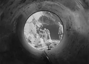 Black And White Construction Images Drucke: Construction Workers