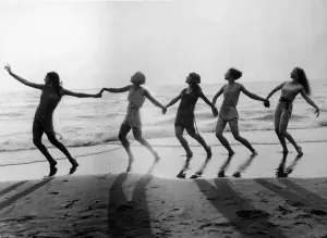 FPG Getty Images Archive Drucke: Dancing On The Beach