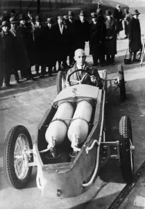 Classic Road Transport Drucke: No Engine ?