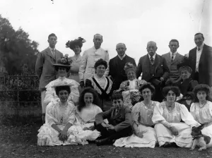 Family Portrait Drucke: Three Generations