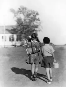 Old Photographs Of Schools Drucke: Off To School