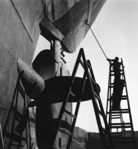 British Shipbuilding History Drucke: Shipyard Worker
