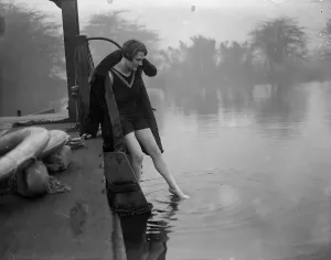 Hampstead Heath London Drucke: Spring Dip ?