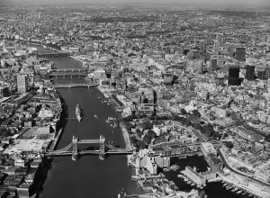Iconic London Landmark Drucke: The Thames