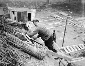 Fox Photos Getty Images Archive Drucke: Thatcher At Work