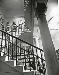 Weißes Clubhaus