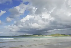 Donegal Coastline Photography Drucke: Light patterns on flat sandy beach with clouds