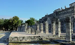UNESCO World Heritage Site Yucatan Drucke: Mayan Step Pyramid and Columns, Chichen Itza