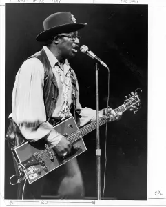 Vintage Rockstar Images Drucke: Bo Diddley Performs