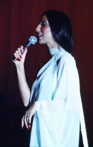 Famous Female Singers Drucke: Cher Performing